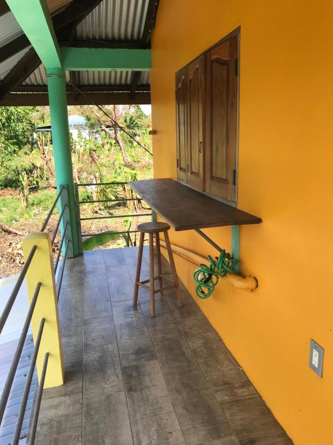 Hôtel La Casa Naranja à Brig Bay Extérieur photo